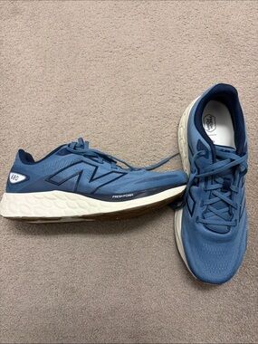 New Balance Blue Mesh Fresh Foam 680 Running Shoe - new with box